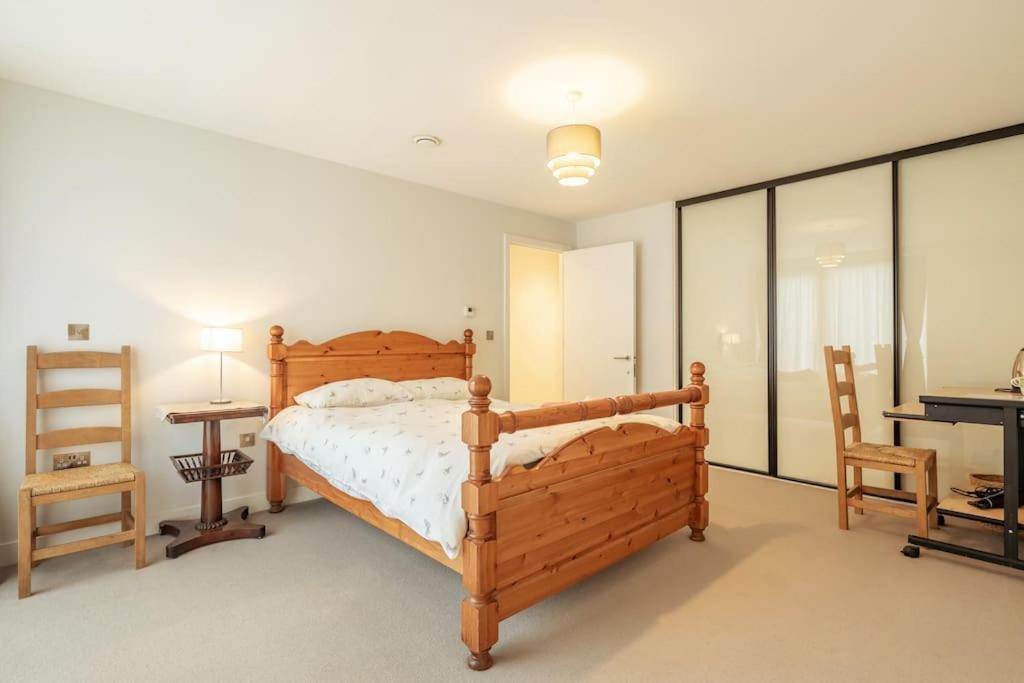 Luxury Ensuite Room 2 Minutes From Cambridge Station Exterior photo